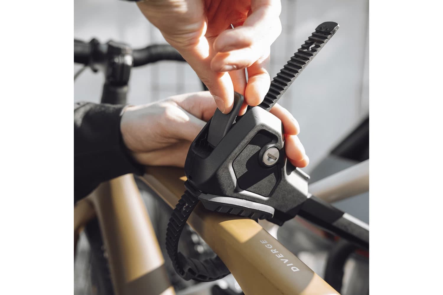 Heckträger Thule EasyFold 3 für 3 Fahrräder – Bild 5